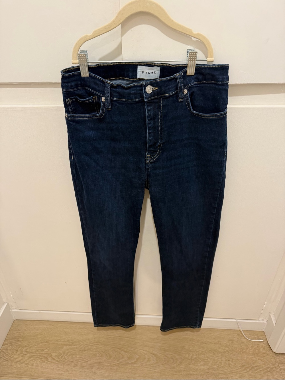 Frame Denim Women’s Dark Blue straight Slim Jeans